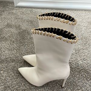 Brand new white boots! Fashion Nova size 6.5 never worn